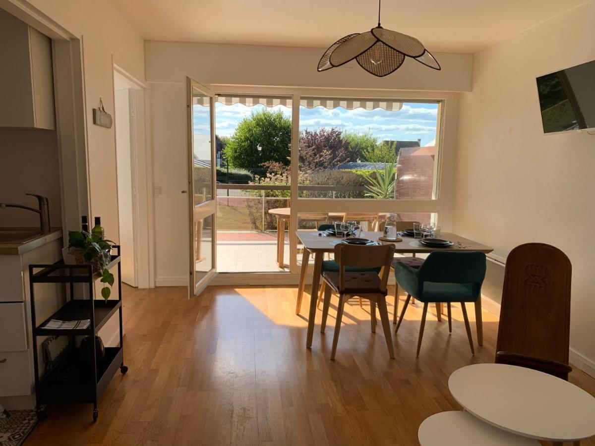 Trouville, Appartement Renove Avec Grande Terrasse Au Calme Exterior photo