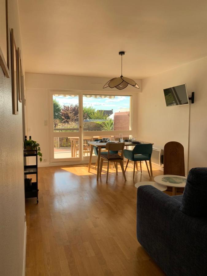 Trouville, Appartement Renove Avec Grande Terrasse Au Calme Exterior photo